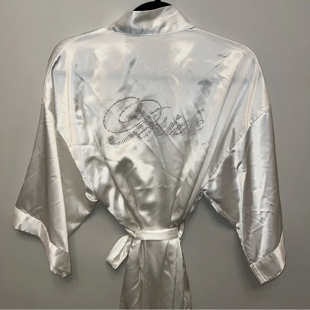 Bride Robe - Picture 4 of 6